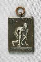 藏品(臺中州小公學校年齡別競技大會紀念章)的圖片