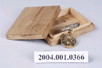 藏品(東勢角公學校五年全勤章)的圖片