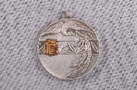 藏品(臺南師範學校校友會紀念章)的圖片