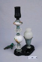 藏品(彩色玻璃雙柱式檯燈)的圖片