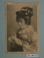 藏品(著和服握卷持筆的女子)的圖片