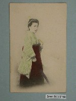 藏品(著和服持書本的女子)的圖片