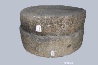 藏品(磨粉用大型石磨)的圖片