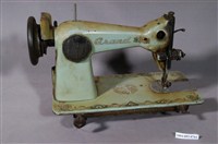 藏品(Grand牌手搖式縫紉機)的圖片