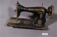 藏品(手搖式縫紉機)的圖片