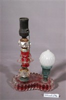 藏品(紅底玻璃花瓣造型雙柱式檯燈)的圖片