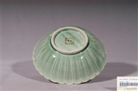 藏品(青瓷紅蝦花形碗)的圖片