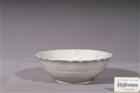 藏品(彩繪山水紋菱花口碗)的圖片