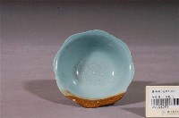 藏品(青瓷醬釉花形碟)的圖片