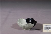 藏品(青瓷黑釉花口小碗)的圖片
