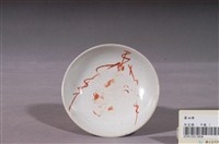藏品(印繪白瓷紅蝦圓碟)的圖片