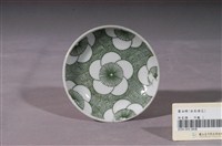 藏品(印繪綠釉梅花紋圓碟)的圖片