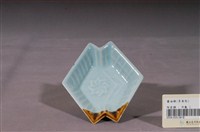 藏品(青瓷醬釉多角型碟)的圖片