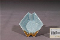 藏品(青瓷醬釉多角型碟)的圖片