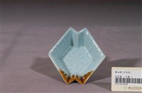 藏品(青瓷醬釉多角型碟)的圖片