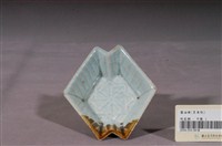 藏品(青瓷醬釉多角型碟)的圖片