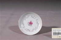 藏品(白瓷轉印紅釉玫瑰花紋圓碟)的圖片