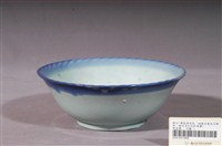 藏品(藍釉花卉紋淡青碗)的圖片