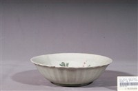 藏品(彩繪花卉紋綠釉花形碗)的圖片