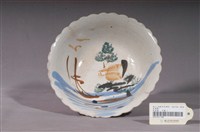 藏品(彩繪湖畔景緻花形碗)的圖片