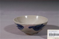 藏品(白釉紅花藍葉彩繪紋瓷碗)的圖片