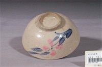 藏品(白釉紅花藍葉彩繪紋瓷碗)的圖片