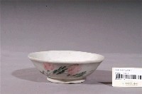 藏品(白釉紅花綠葉彩繪紋瓷碗)的圖片