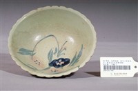 藏品(青瓷彩繪花卉紋花口碗)的圖片
