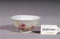 藏品(淡綠釉彩繪花卉紋碗)的圖片