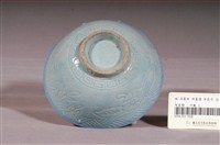 藏品(淺藍釉花鳥扇壓紋碗)的圖片