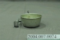 藏品(鋁製帶鏈條圓形平底小碗)的圖片