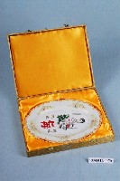 藏品(釉上彩仁丹紀念橢圓盤組)的圖片