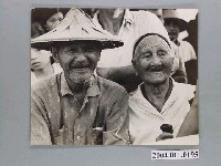 藏品(年邁老人與老婦合影)的圖片