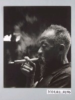 藏品(老年男子抽著菸)的圖片