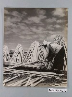 藏品(何懷東攝「晒木場側景」)的圖片