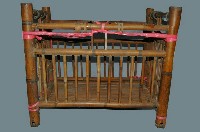 藏品(立睡兩用竹製嬰兒床)的圖片