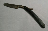 藏品(黑色木柄直式剃刀)的圖片