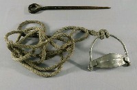 藏品(牛鼻栓與綁牛繩)的圖片