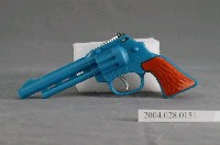 藏品(藍色玩具左輪手槍)的圖片