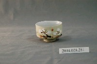 藏品(日式花紋小瓷杯)的圖片