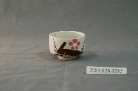 藏品(日式花紋小瓷杯)的圖片