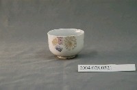 藏品(花紋小瓷杯)的圖片