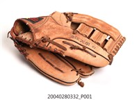 藏品(淡江大學棒球手套)的圖片