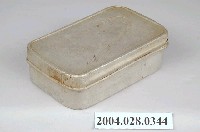 藏品(鋁製鈴蘭圖樣長方形便當盒)的圖片