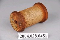 藏品(線軸與線)的圖片