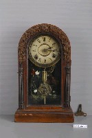 藏品(日本製木雕雙獅戲球座鐘)的圖片