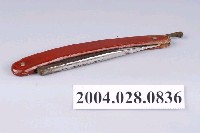 藏品(東和牌紅色木柄直式剃刀)的圖片