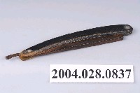 藏品(黑色木柄直式剃刀)的圖片