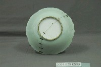 藏品(青瓷刻花鋦釘碗)的圖片