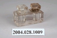 藏品(玻璃製雙色墨水瓶)的圖片